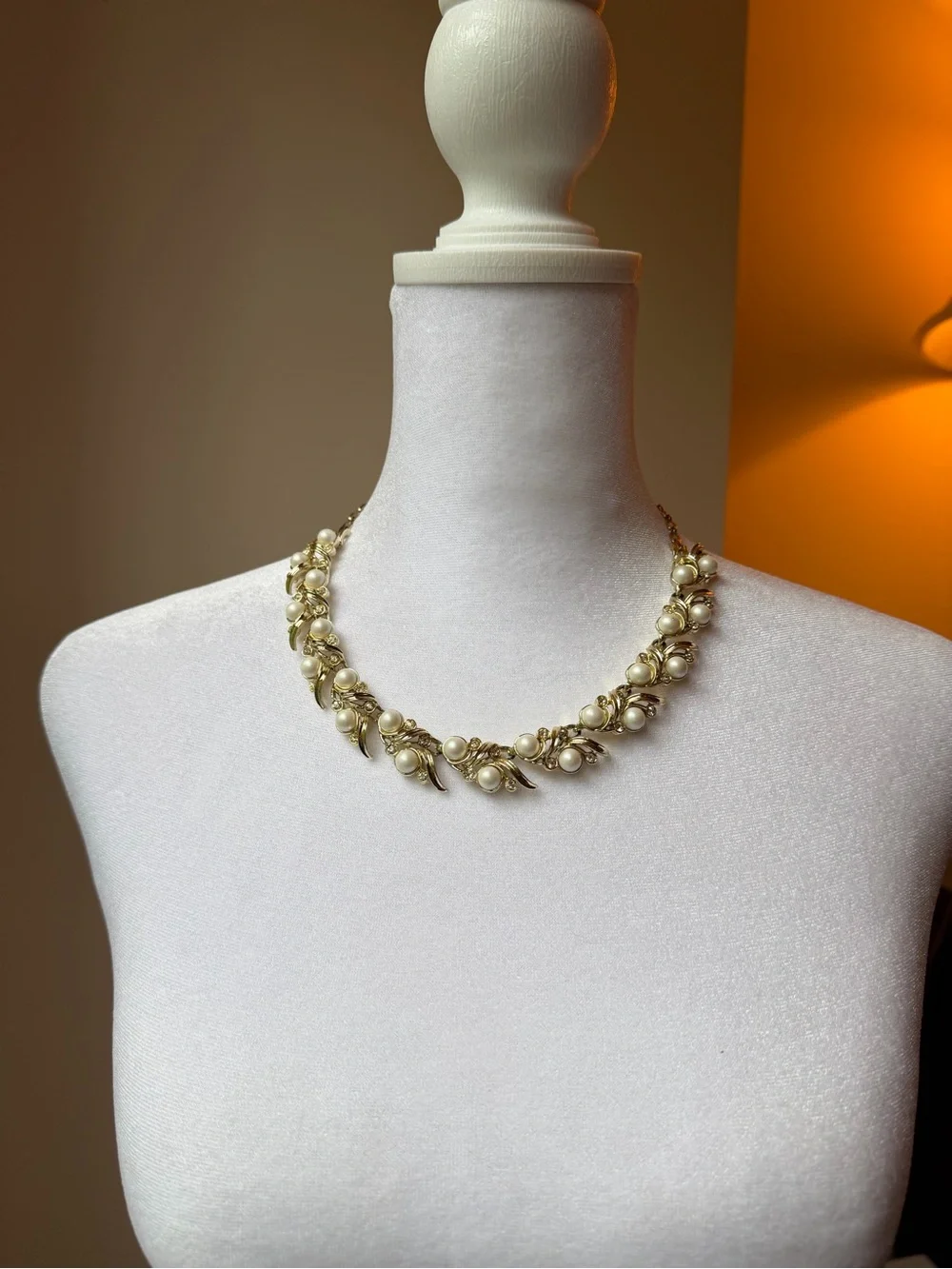 Vintage 60s Saran Coventry “Royal Ballet” Pearl Adjustable Choker - Picture 10 of 15